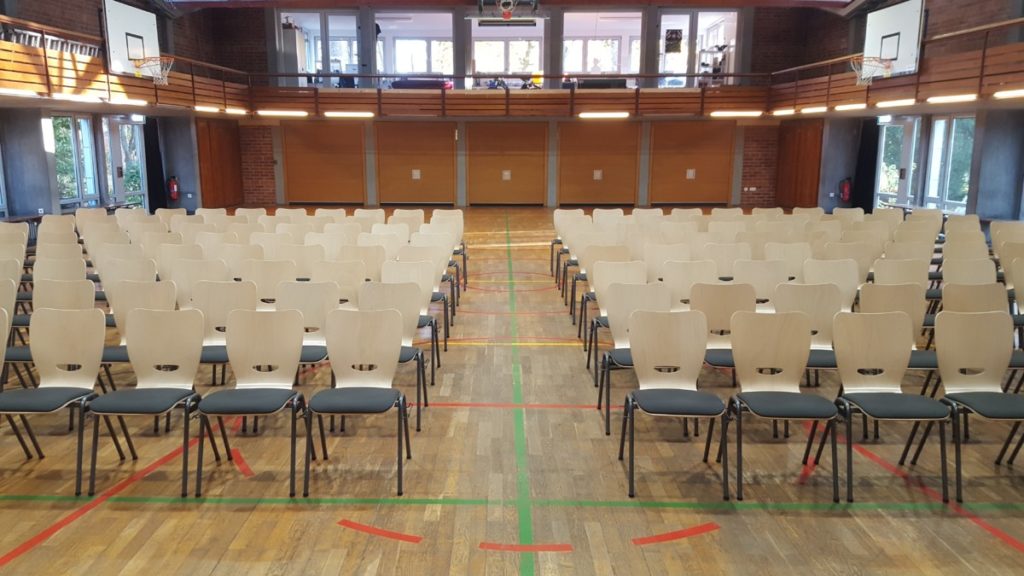 Neubestuhlung der Aula