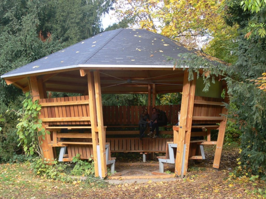 Freiluftklassenzimmer im Park